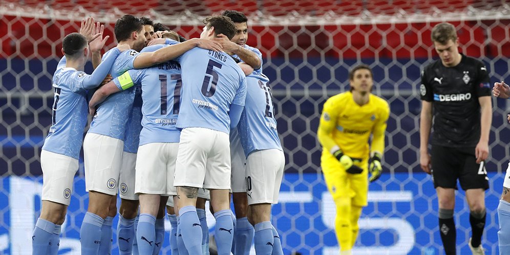 Pemain Manchester City merayakan gol ke gawang Borussia Monchengladbach pada laga leg kedua babak 16 besar Liga Champions, Rabu (17/3/2021). (c) AP Photo