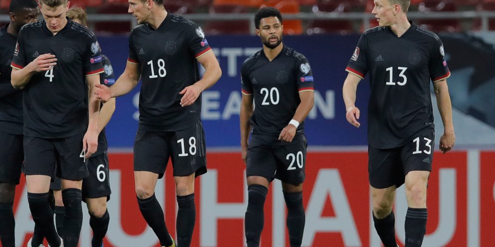 Skuad Jerman merayakan gol Serge Gnabry ke gawang Rumania, Kualifikasi Piala Dunia 2022. (c) AP Photo
