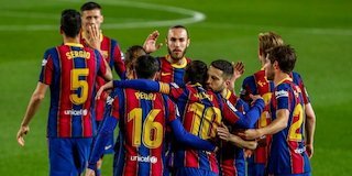 Skuad Barcelona merayakan gol Lionel Messi ke gawang Getafe, Jumat (23/4/2021) (c) AP Photo