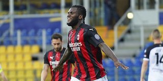 Selebrasi Franck Kessie usai membobol gawang Parma, Sabtu (10/4/2021) (c) AP Photo