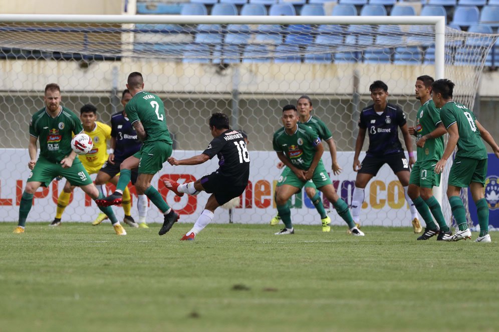 Gethuk Tegakan Kepala Pemain Persik Setelah Kalah Tipis dari PSS di Piala Menpora