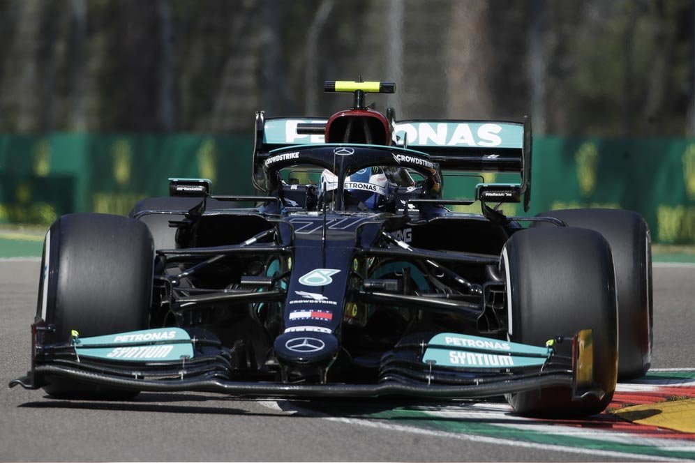 Hasil FP1 Formula 1 GP Imola: Valtteri Bottas Asapi Lewis Hamilton