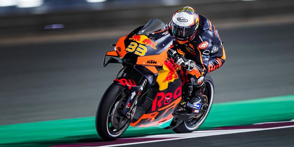 Brad Binder Jelaskan Alasan KTM Nekat Pakai Ban Medium di MotoGP Doha