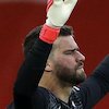 Cetak Gol, Alisson Dapat 'Hadiah' Kontrak Baru di Liverpool?