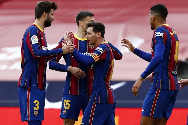 Pemain Barcelona merayakan gol Lionel Messi pada pekan ke-37 La Liga 2020/2021 (c) AP Photo