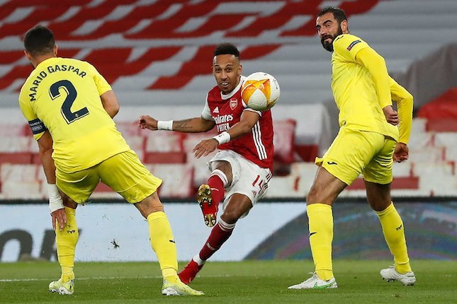 Aksi penyerang Arsenal, Pierre-Emerick Aubameyang, ketika melakoni laga leg kedua semifinal Liga Europa kontra Villarreal pada Jumat (7/5/2021) dinihari. (c) AP Photo