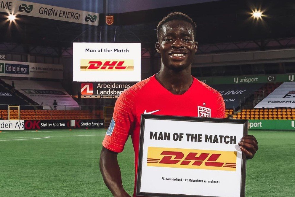 Manchester United dan Liverpool Saling Sikut Demi Dapatkan Kamaldeen Sulemana, Siapa Dia?