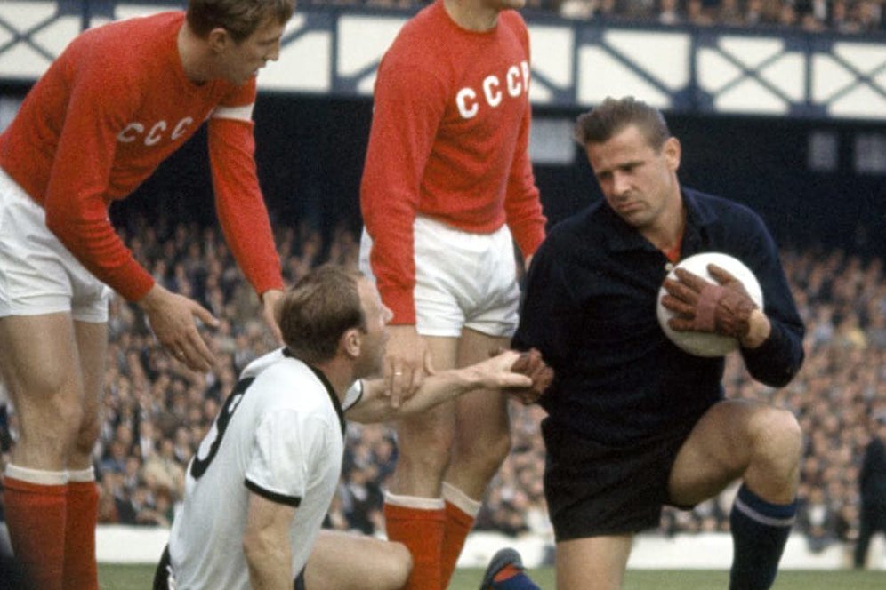 Video: Legenda Piala Eropa, Lev Yashin Sang Peraih Ballon d'Or