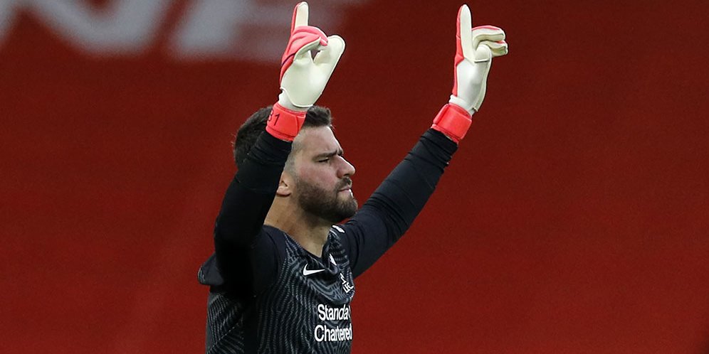 Alisson Lebih Layak Disebut Kiper Terbaik di Dunia Ketimbang Ederson, Apa Alasannya?