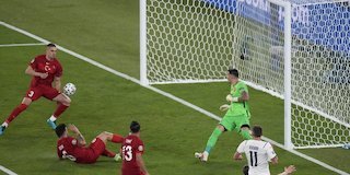 Gila! Bukan Cuma Raphael Varane, Manchester United Juga Siap Boyong Merih Demiral