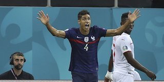 Bek timnas Prancis Raphael Varane. (c) AP Photo