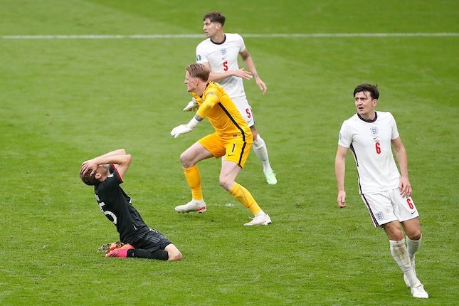 Pemenang - Jordan Pickford