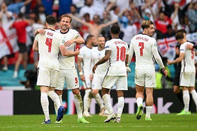 Selebrasi Harry Kane dan pemain Inggris setelah mengalahkan Jerman di babak 16 besar Euro 2020. (c) AP Photo