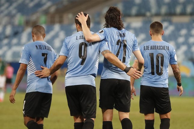 Timnas Uruguay merayakan gol Edinson Cavani ke gawang Bolivia pada ajang Copa America 2021 (c) AP Photo