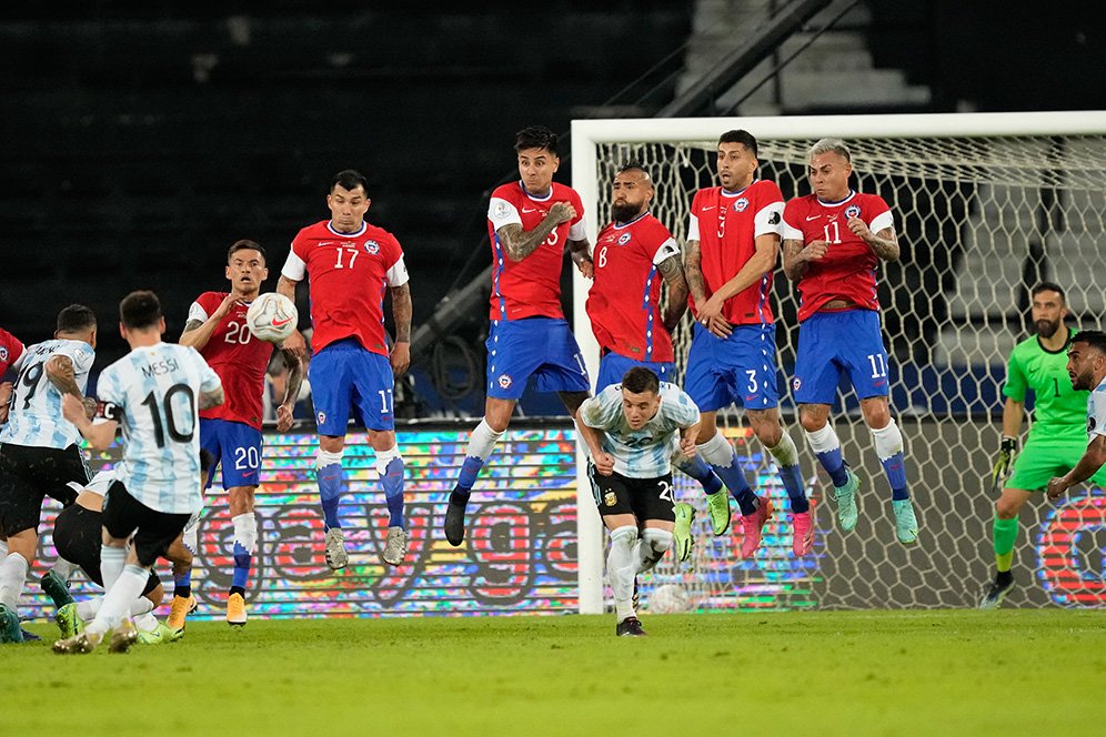 Lionel Messi Cetak Gol Free Kick ke-57, Cristiano Ronaldo Berapa?