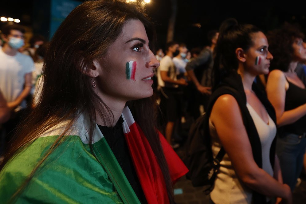 Galeri: Suporter Cantik di Laga Perdana Euro 2020 Turki vs Italia Galeri: Suporter Cantik di Laga Perdana Euro 2020 Turki vs Italia