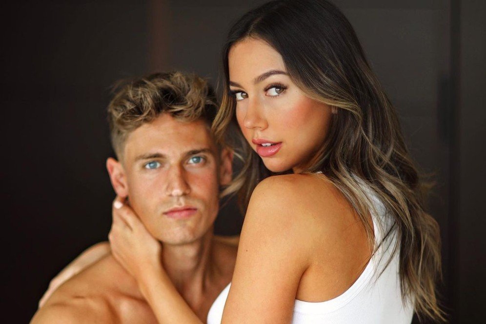 Pamer Body Sintal, Pacar Cantik Marcos Llorente Viral di Media Sosial