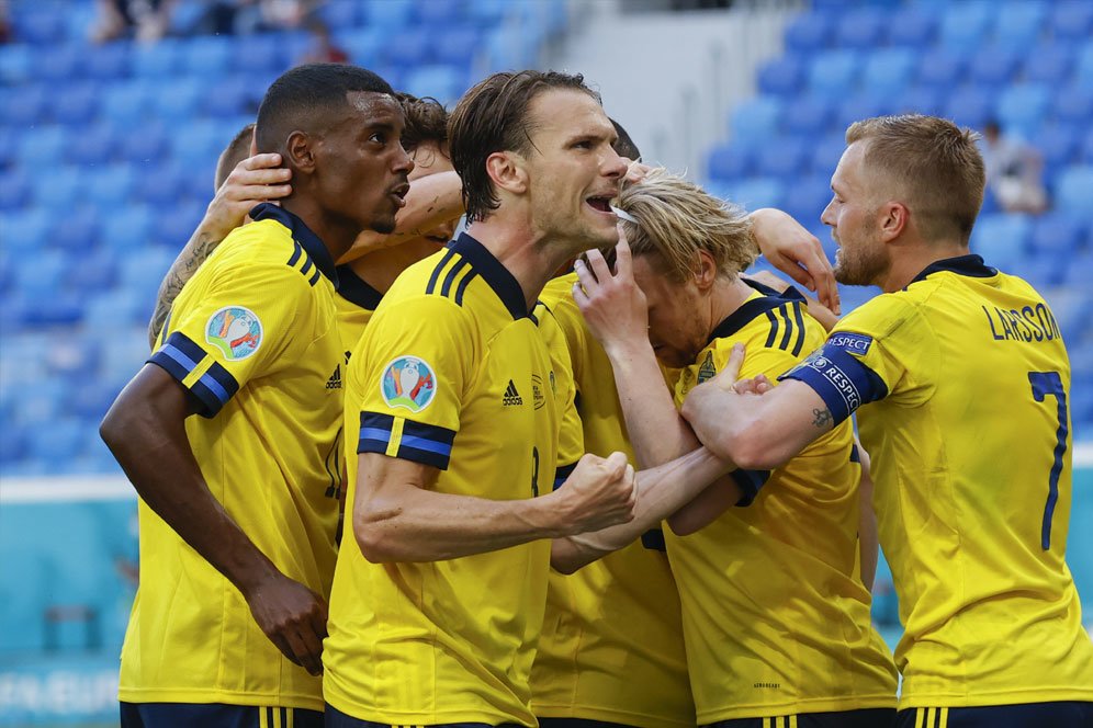 Video Euro 2020: Swedia Kalahkan Slovakia Lewat Gol Tunggal Emil Forsberg Video Euro 2020: Swedia Kalahkan Slovakia Lewat Gol Tunggal Emil Forsberg