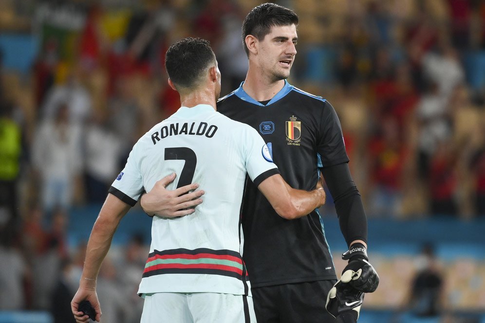 Dingin! Skill Mewah Thibaut Courtois yang Sukses Gocek Cristano Ronaldo