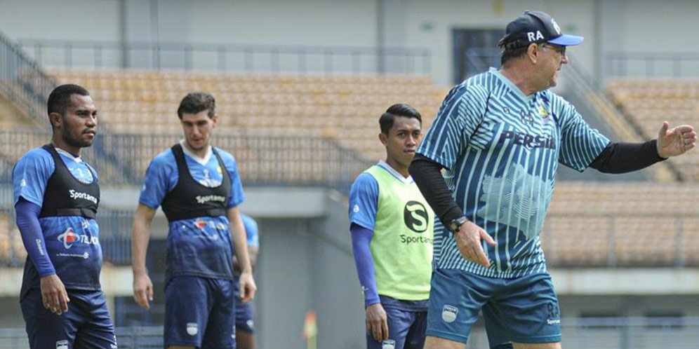Jelang Liga 1, Persib Perdalam Taktik dan Kerja Sama Pemain