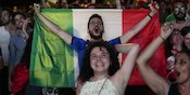 Galeri Foto: Haru Biru Suporter Italia usai Menang atas Spanyol di Semifinal Euro 2020