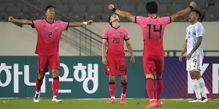 Tim Olimpiade Korea Selatan beruji coba melawan tim Olimpiade Argentina, 13 Juli 2021 (c) AP Photo