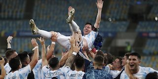 Lionel Messi dan skuad Argentina merayakan gelar juara Copa America 2021 (c) AP Photo