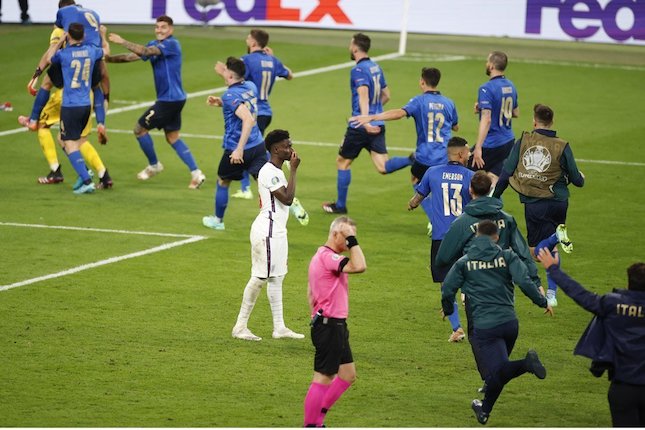 Bukayo Saka Siap Jadi Eksekutor Penalti Inggris di Piala Dunia 2022 Bukayo Saka Siap Jadi Eksekutor Penalti Inggris di Piala Dunia 2022
