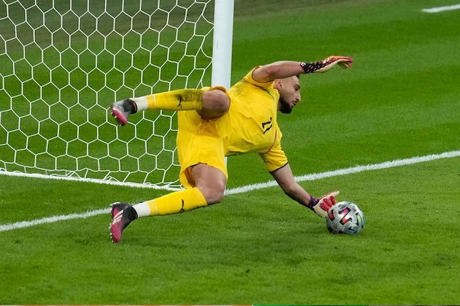 Kiper Pertama Jadi Pemain Terbaik