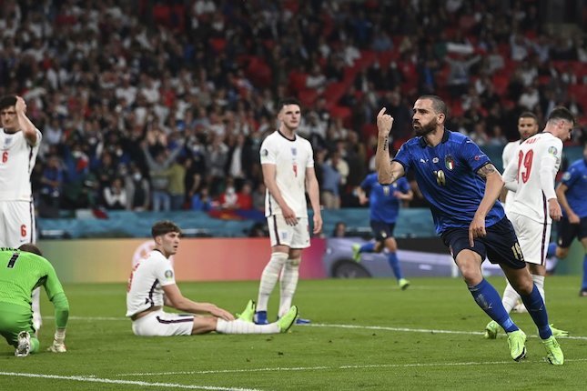 Bek Tengah - Leonardo Bonucci