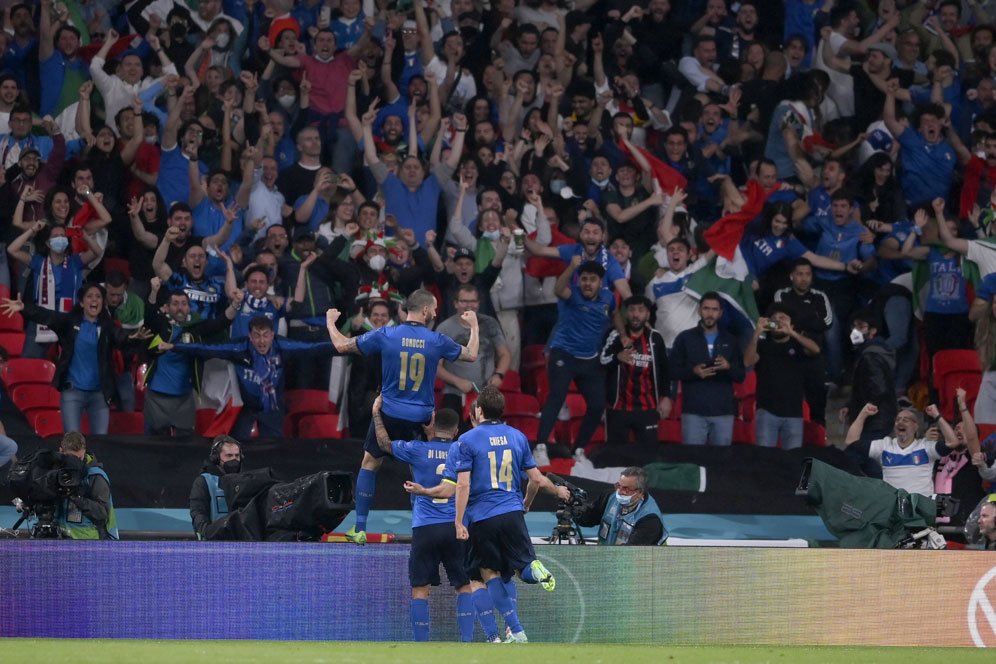 Barbar! Tempat Duduk Anak Roberto Mancini Diserobot Suporter Tanpa Tiket di Final Euro 2020