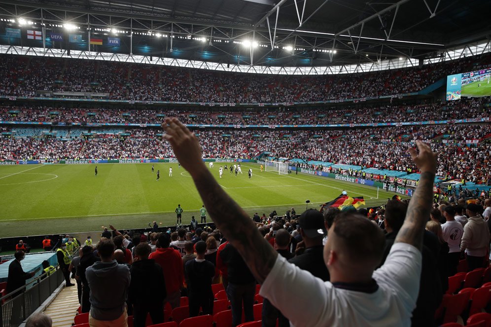 Waduh! Ratusan Fans Tanpa Tiket Sukses 'Jebol' Wembley, Pengamanan Final Euro 2020 Diperketat