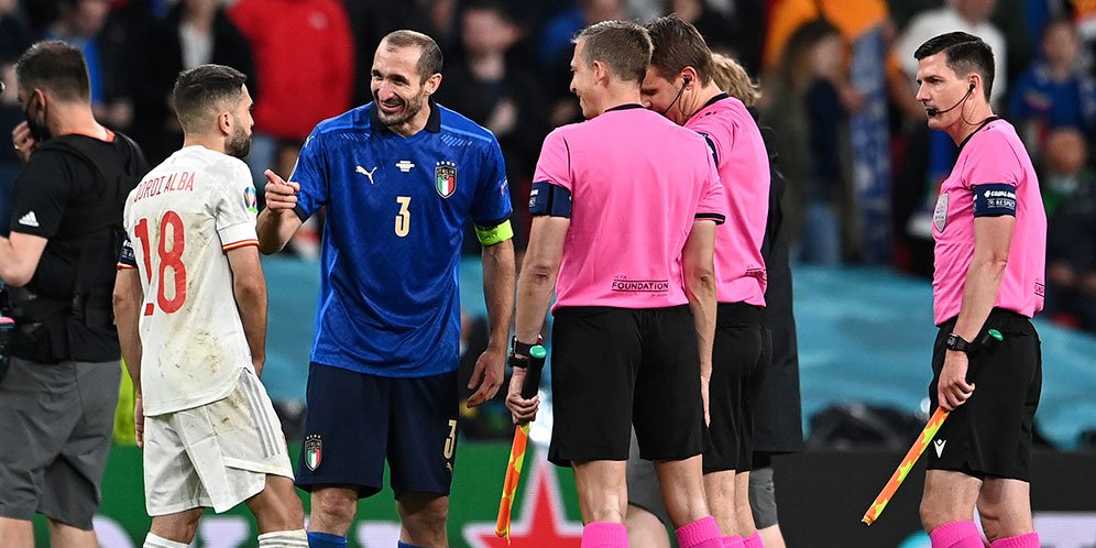 Italia vs Spanyol: Tensi Lagi Tinggi-tingginya, Chiellini Malah Sempat Bercanda
