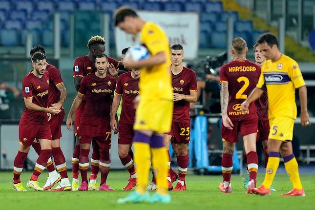 Pemain AS Roma merayakan vs Fiorentina di pekan pertama Serie A 2021/22 (c) AP Photo