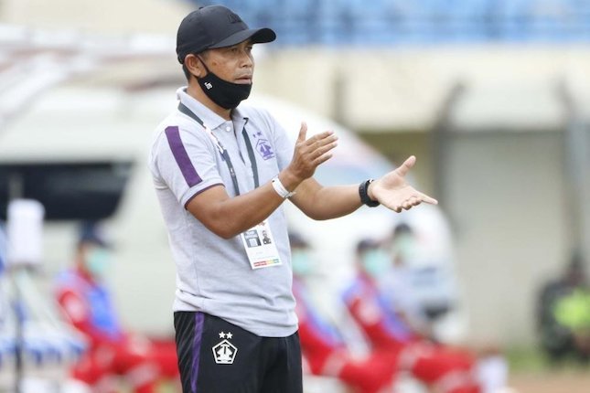 Joko Susilo, pelatih Persik Kediri di BRI Liga 1 2021/2022 (c) Bola.com/Ikhwan Yanuar
