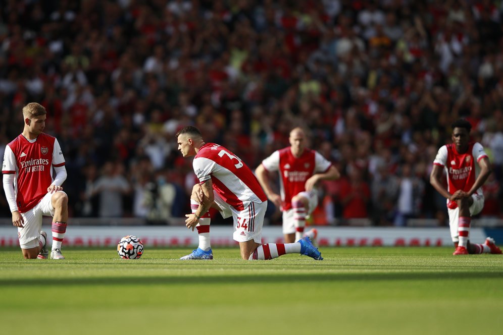 Sensasi yang Mungkin Dirasakan Fans Arsenal: Hancur karena Degradasi, Gembira karena Promosi!