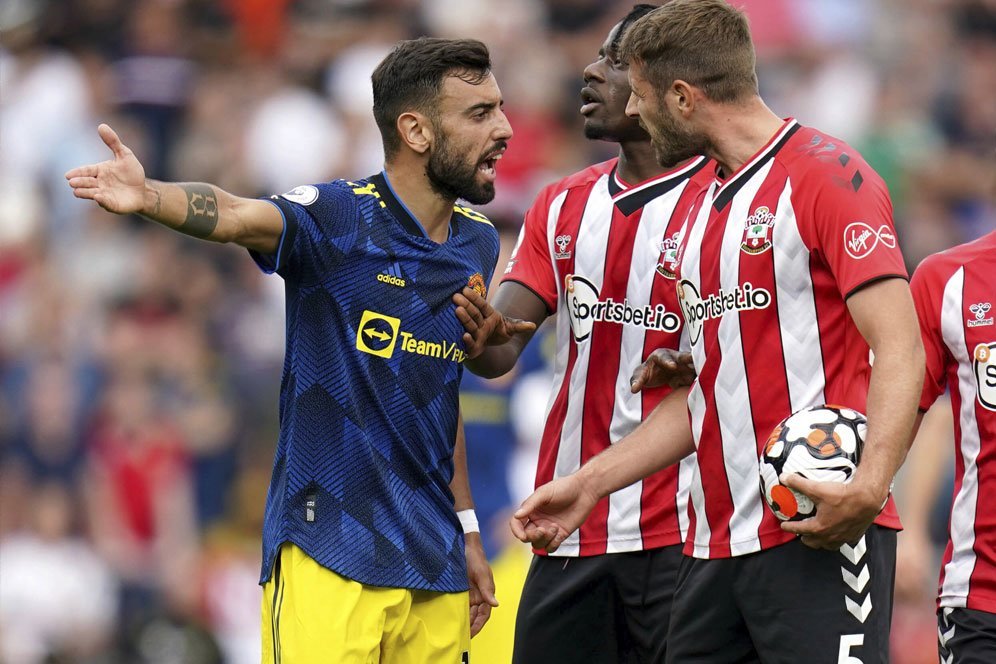 Wah Unik! Bruno Fernandes Dapat 2 Kartu Kuning Gara-gara Protes Pada Wasit