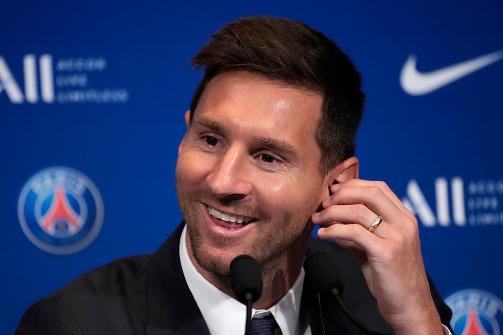 Akhirnya Ketemu! Mbappe Beri Sambutan Hangat untuk Messi di PSG