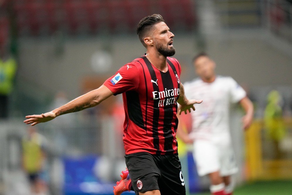 Olivier Giroud Soal 'Kutukan' Nomor 9 di AC Milan: Takhayul!