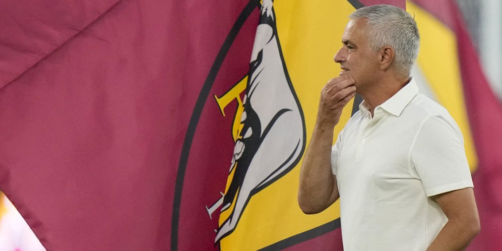 Syedap! Usai Bawa Roma Pesta Gol, Mourinho Langsung Gelar Pesta Ala Italia