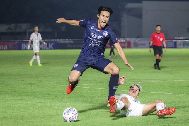 Dituntut Menang Lawan Persipura dan Persela