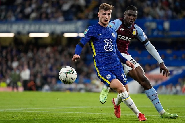 Aksi Timo Werner di laga Chelsea vs Aston Villa, Carabao Cup 2021/22 (c) AP Photo