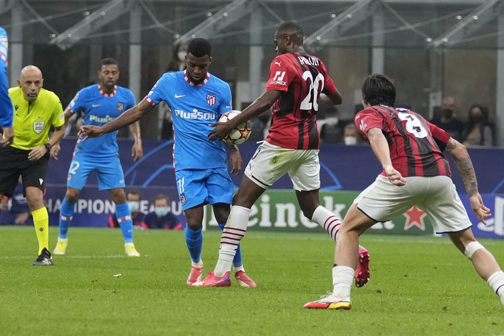 Tujuh Pelajaran AC Milan vs Atletico Madrid: Wasit Rampok Kemenangan Milan?