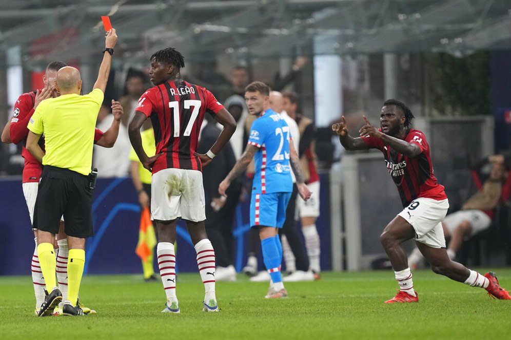 AC Milan vs Atletico Madrid dan Hujan Kritikan buat Wasit Cuneyt Cakir: Tidak Adil!