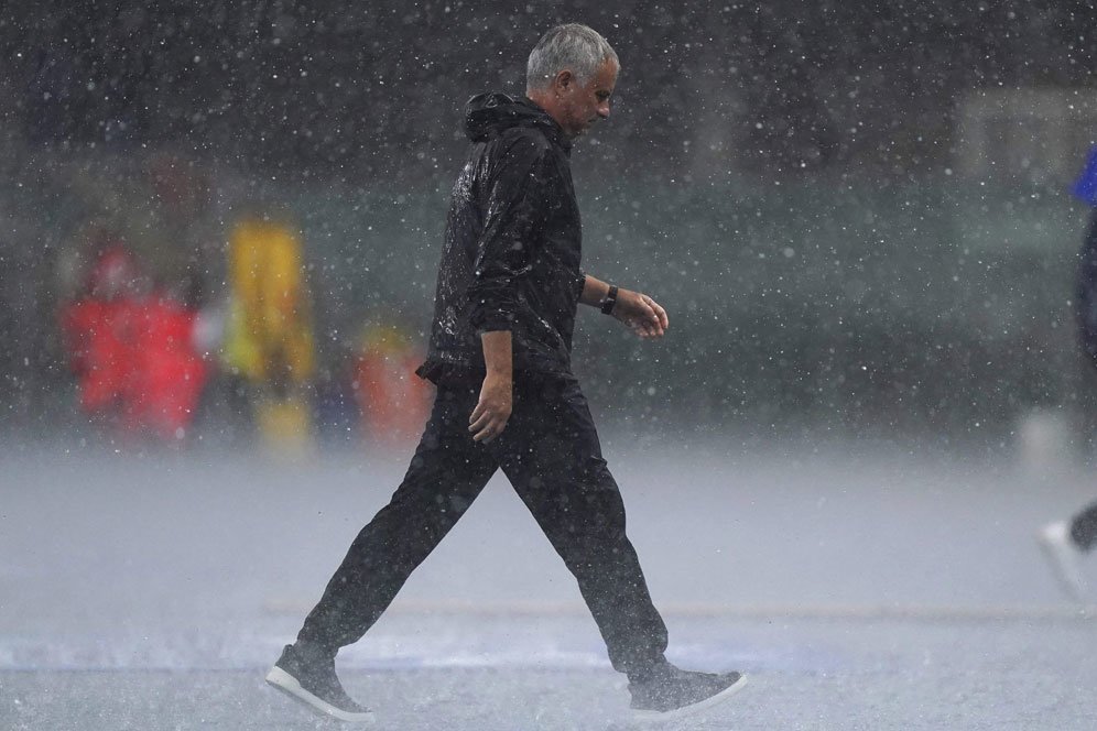 AS Roma Kalah, Jose Mourinho: Takut Sebelum Bertanding dan Terlalu Sering Bola Panjang