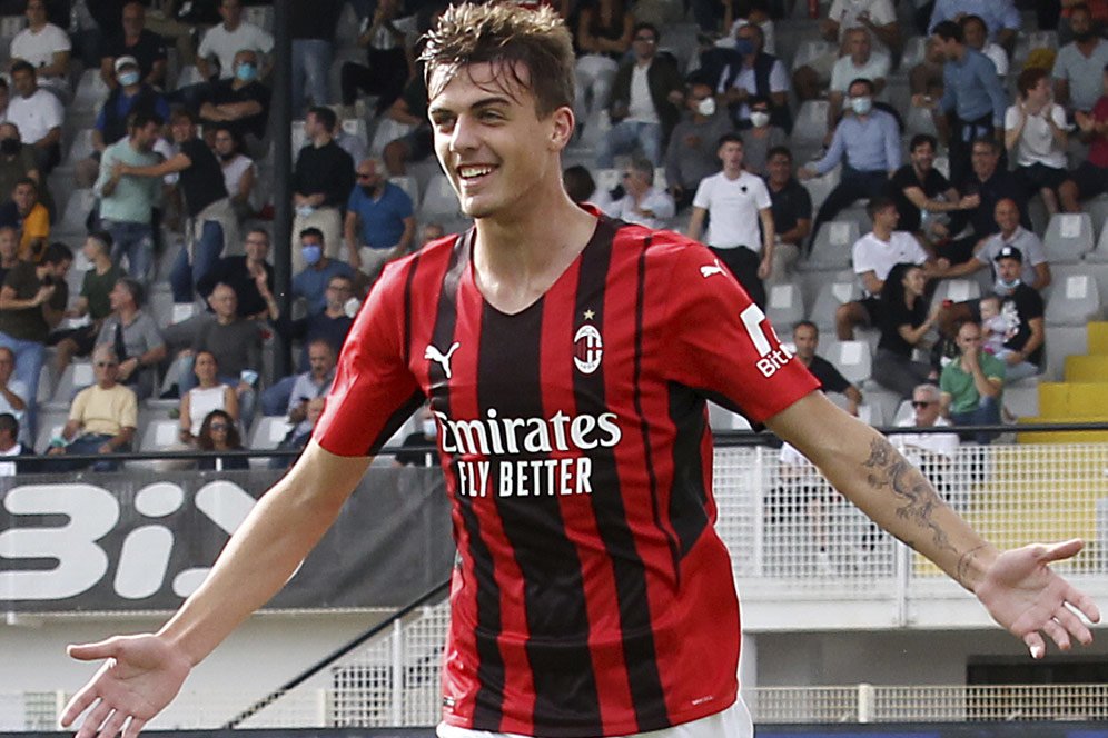 Tidak Seperti Sang Ayah dan Kakeknya, Karier Daniel Maldini di AC Milan Hanya Seumur Jagung