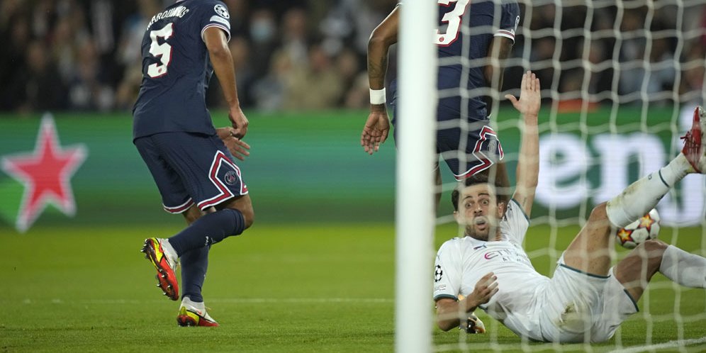 Di Balik Nirbobol PSG: Selain Donnarumma Gemilang, Ada Bernardo Silva yang Konyol! Di Balik Nirbobol PSG: Selain Donnarumma Gemilang, Ada Bernardo Silva yang Konyol!