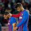 Masalah Barcelona Bertambah: Pique Cedera, Aguero Dibawa Ambulans