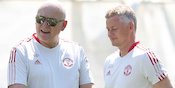 Kontrak Baru Mike Phelan adalah Bukti Manchester United Mendukung Solskjaer