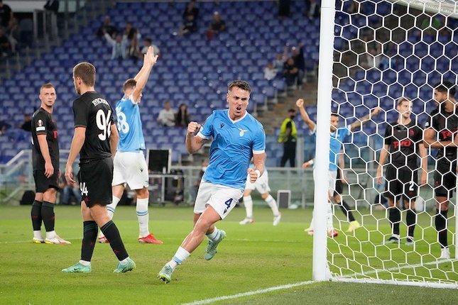 Selebrasi Patric usai mencetak gol kedua Lazio kontra Lokomotiv Moscow, Liga Europa 2021/22 (c) AP Photo